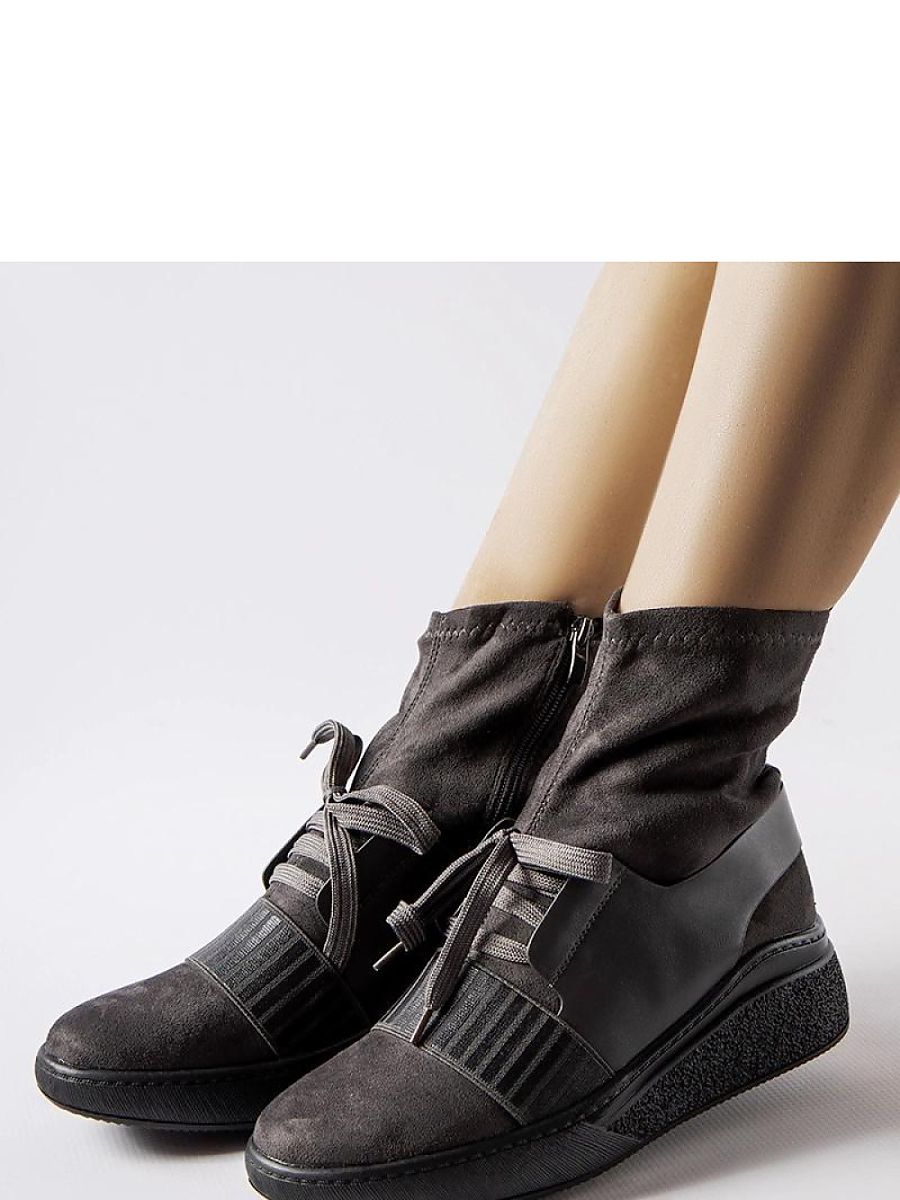 Boty na klínovém podpatku  model 206515 Solea 